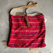 Load image into Gallery viewer, Tapestry Cross Body Bag
