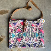 Load image into Gallery viewer, Tapestry Cross Body Bag
