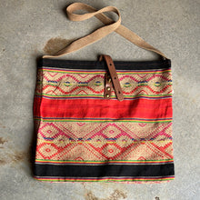 Load image into Gallery viewer, Tapestry Cross Body Bag
