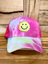 Load image into Gallery viewer, Smiley Face Hat
