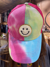 Load image into Gallery viewer, Smiley Face Hat
